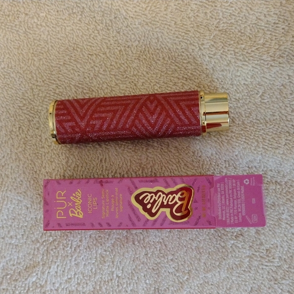 PUR X BARBIE lipstick